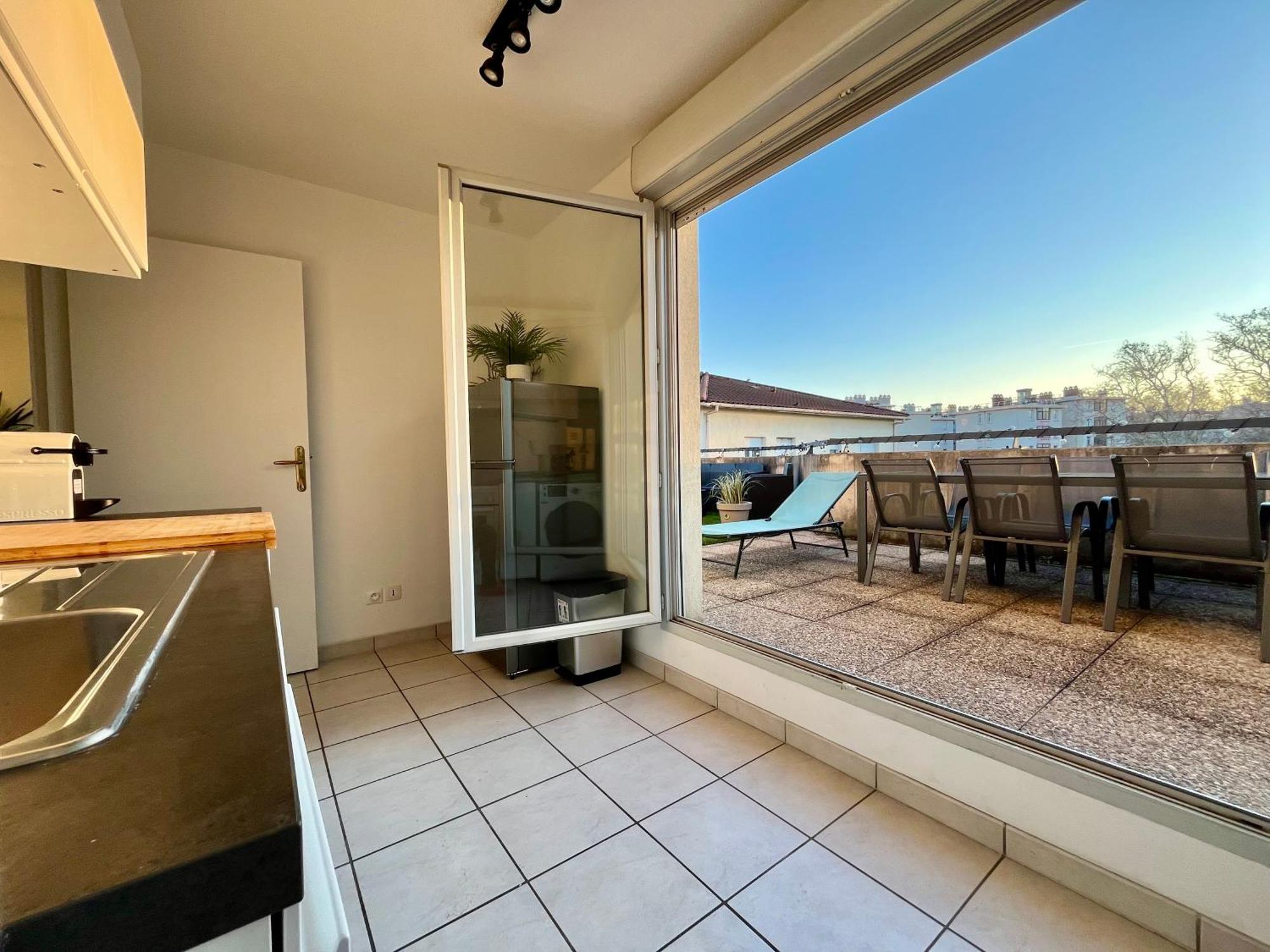 Bngo I Immense Rooftop Lyon I 2 Chambres, 4 Places Parkings, 2 Immenses Terrasses, 8 Personnes 外观 照片